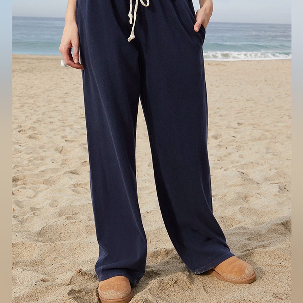 Brandy Melville Navy blue sweatpants - Picture 3 of 3